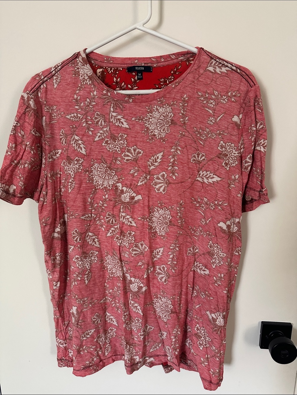 Floral Short-Sleeve Crew Tee in Rose-Red